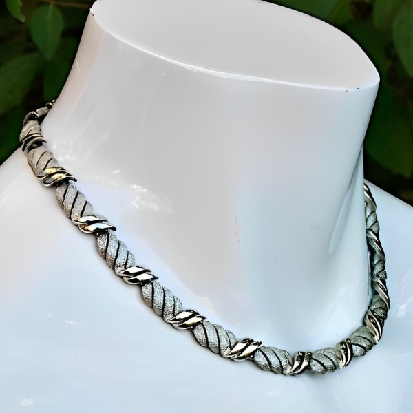 Trifari Brushed and Shiny Link Design Necklace circa 1960s