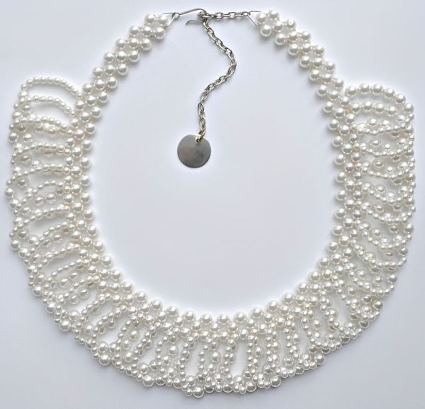 1950s White Faux Pearl Drop Collar Necklace