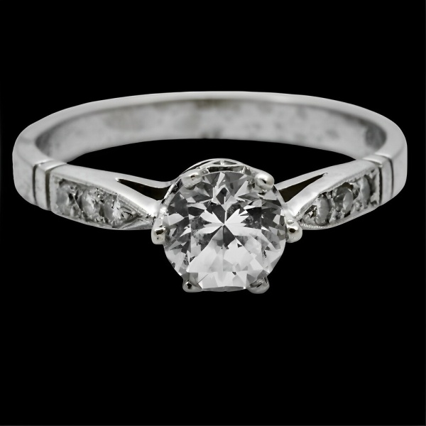 9K White Gold Solitaire Crystal Ring Diamond Shoulders