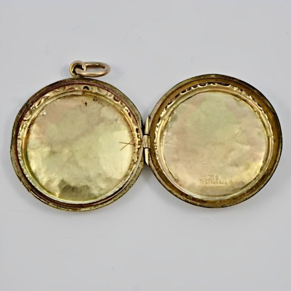 Antique Victorian 9ct Rose Gold Back and Front Leaves Locket