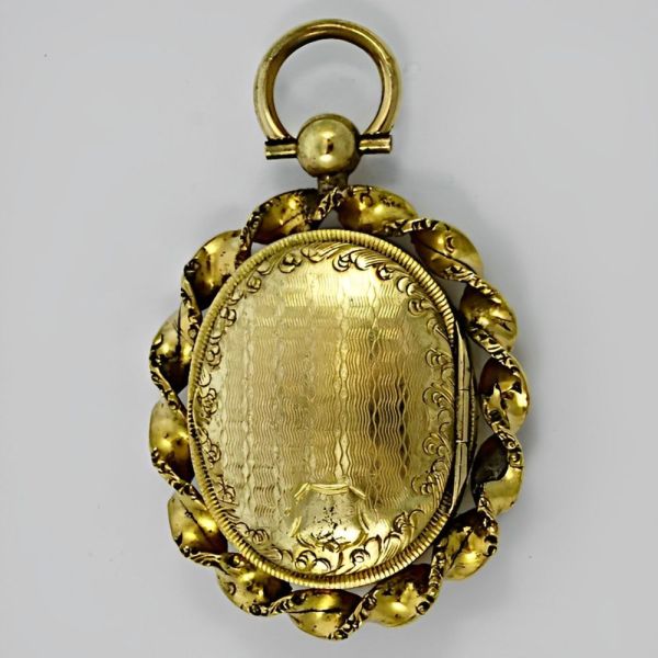 Antique Victorian Gold Plated Hand Engraved Locket