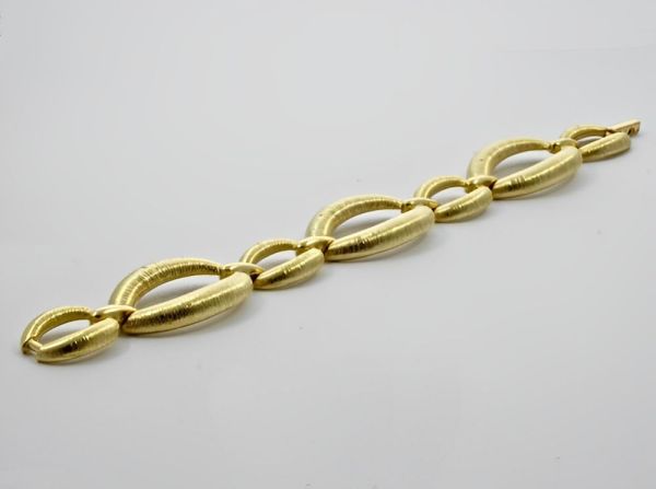 Gold Plated Textured Oval Link Bracelet circa 1980s