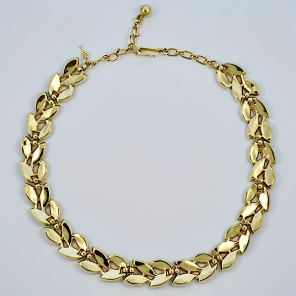 Trifari Gold Plated Brushed and Shiny Leaves Necklace circa 1960s