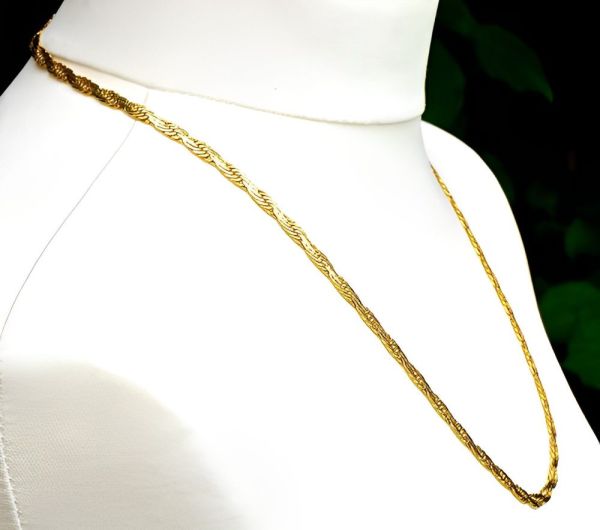 Trifari Gold Plated Flat Wave Link Chain Necklace circa 1980s