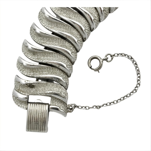 Coro Pegasus Silver Plated Textured Shiny Link Bracelet