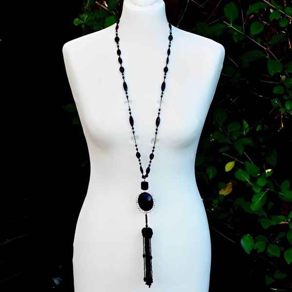 French Jet Sautoir Tassel Necklace circa 1920s