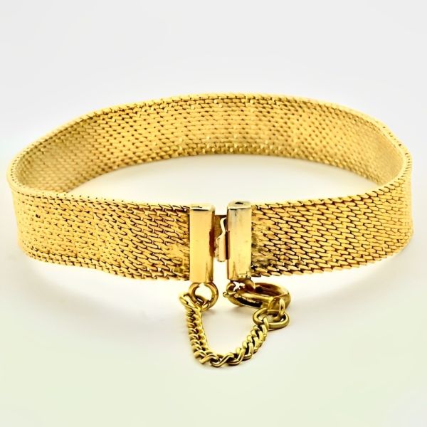 Gold Plated Ridged Mesh Link Bracelet circa 1980s