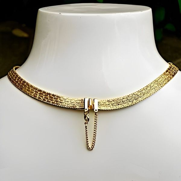 Gold Plated Textured Design Mesh Collar Necklace circa 1980s