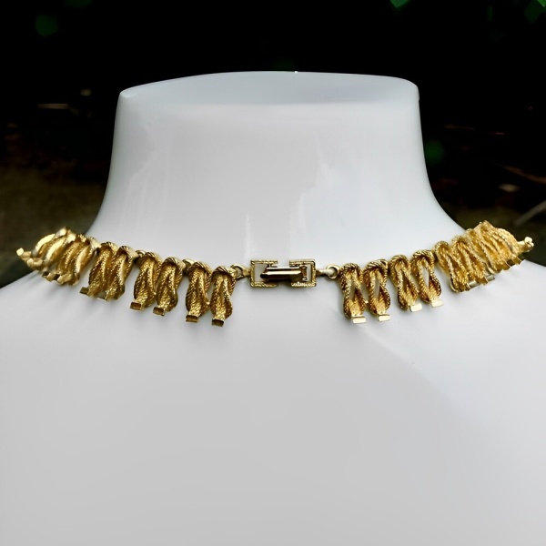 Gold Plated Textured Knot Design Necklace circa 1950s