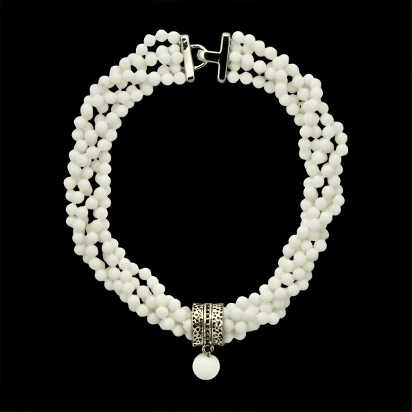 Twisted White Bead Necklace with Pendant